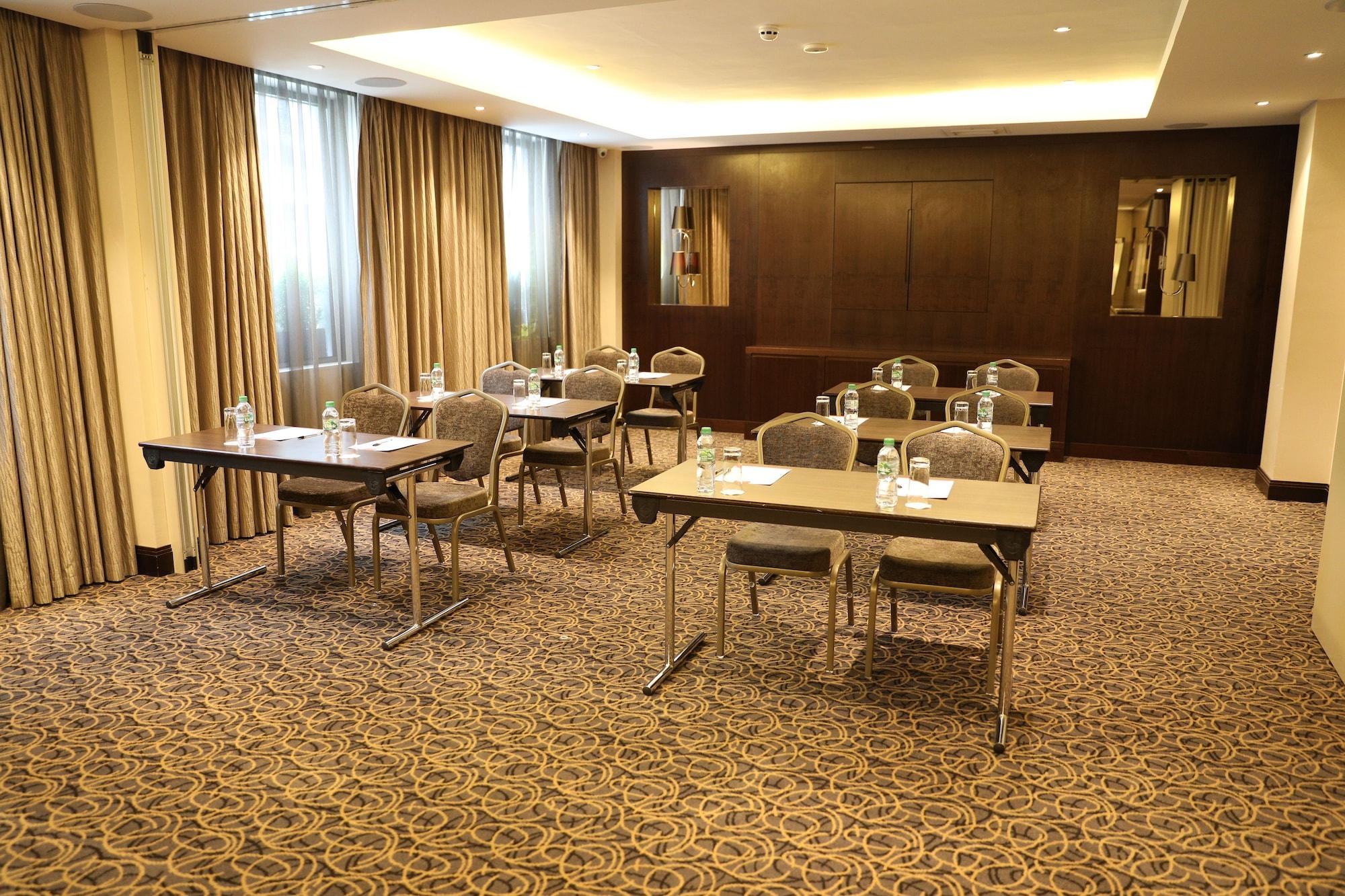 Restaurant St George Hotel Wembley