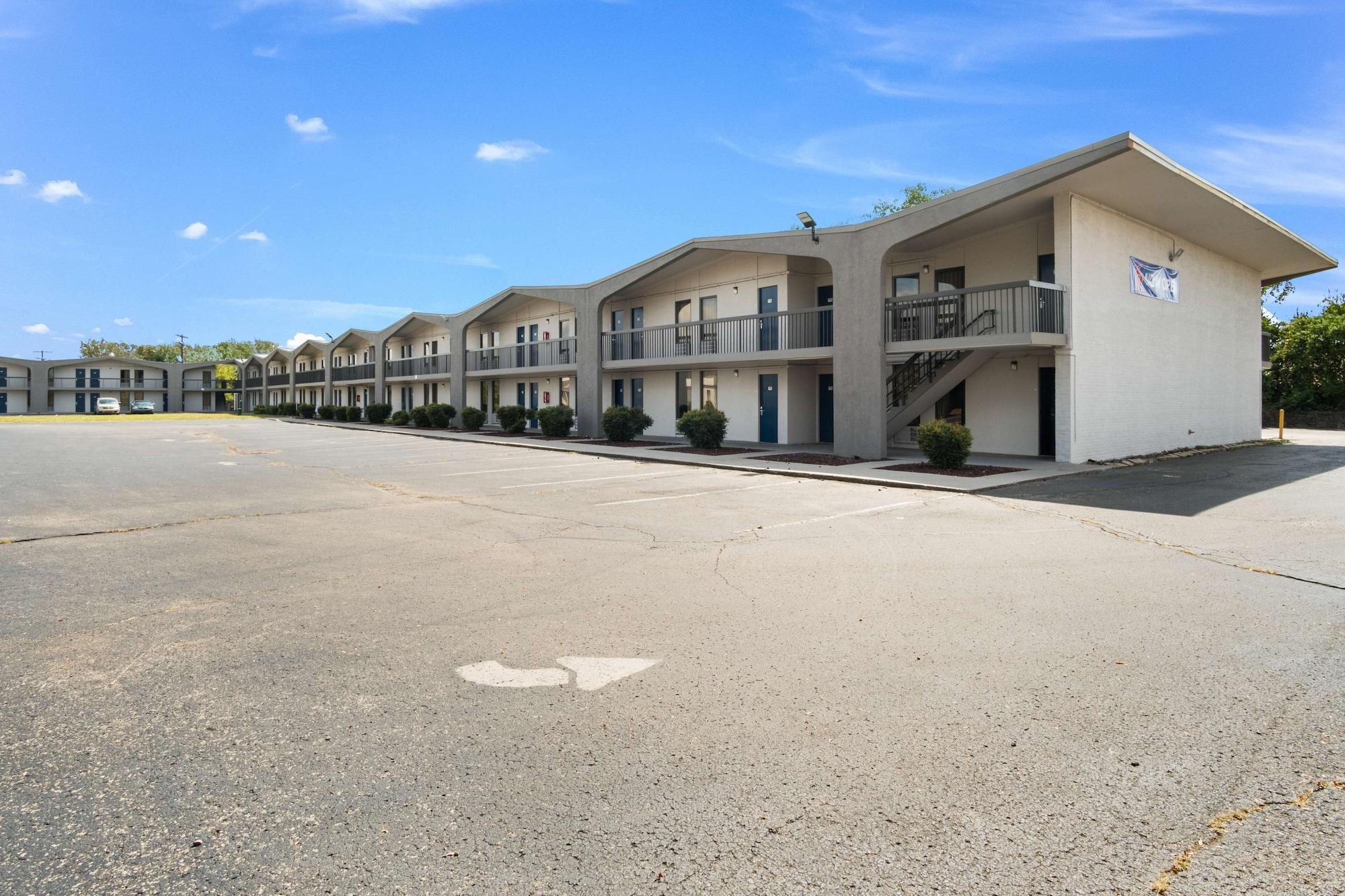 Varios Motel 6 Lexington, KY - Airport