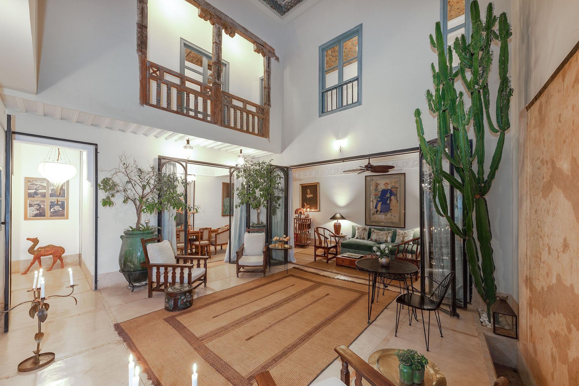 Varios Riad Le J