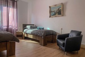 Alquiler Vacacional - Appartement entier 92 m2, 3 chambres et 1 salon, proche centre ville, parking