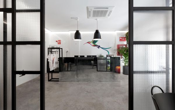 2060 The Newton Hostel & Market
