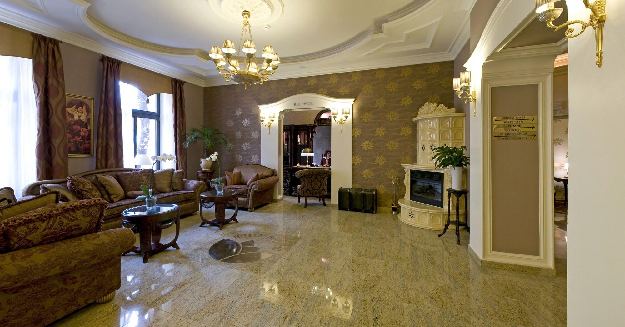 Vista Lobby Hotel Bohema