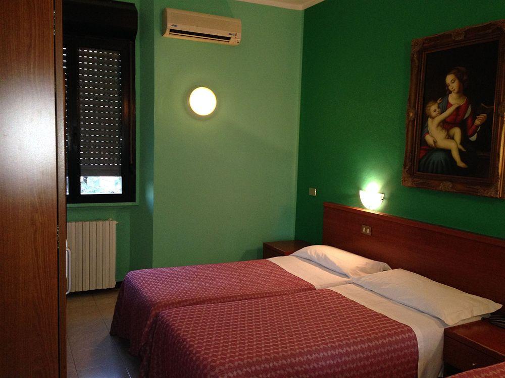 Guest room Hotel Bonola