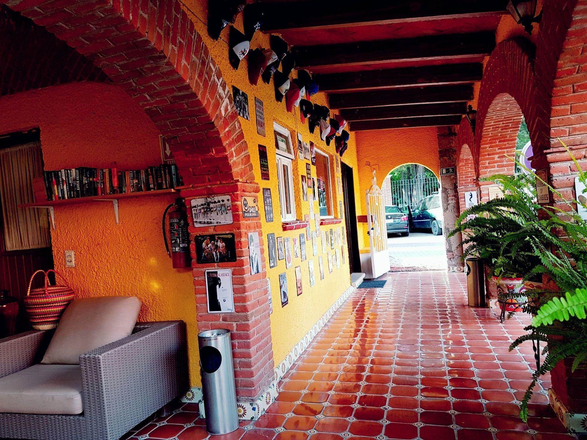 Varios Mi Hotel