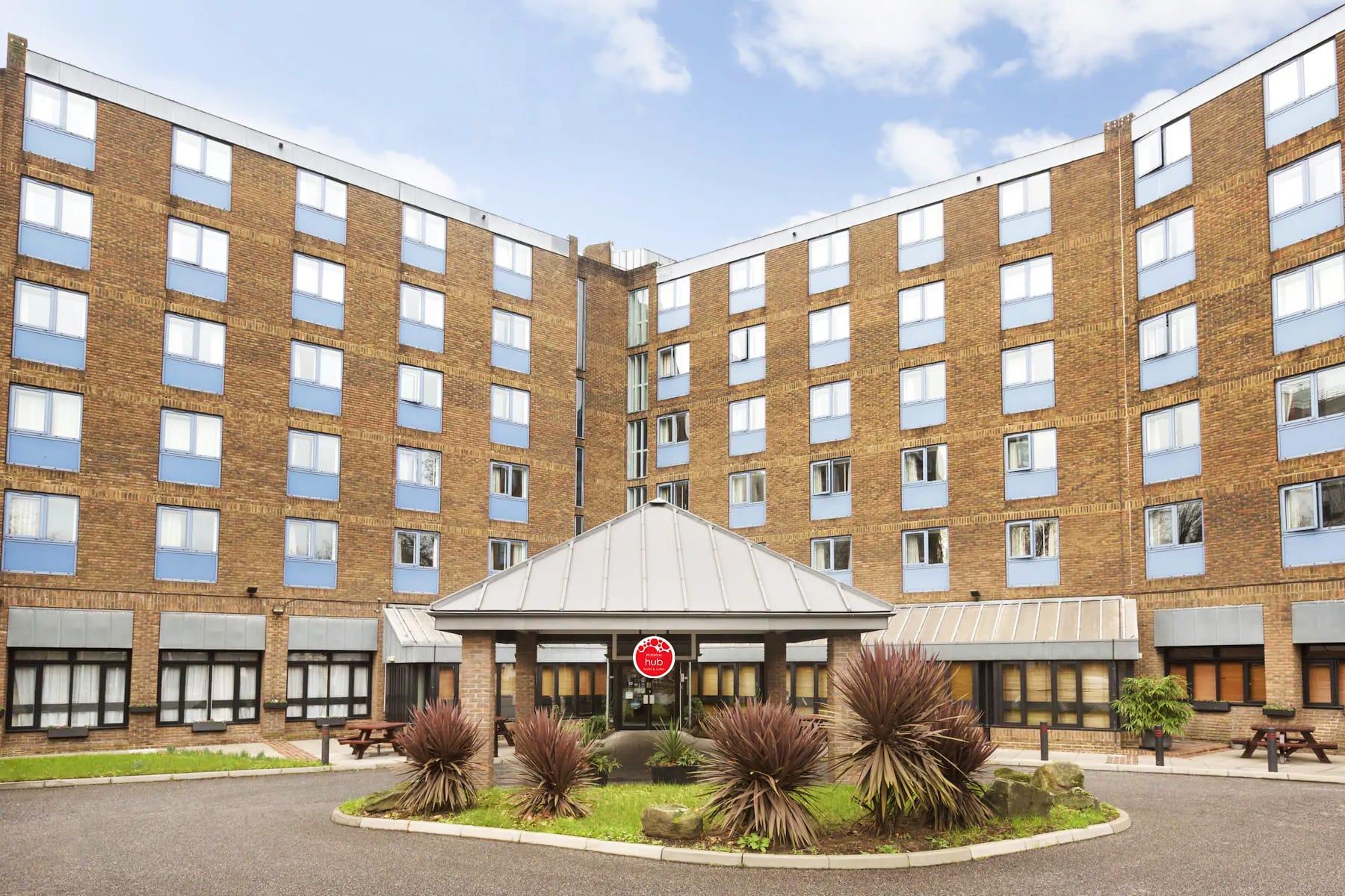 Vista Exterior Waterloo Hub Hotel & Suites