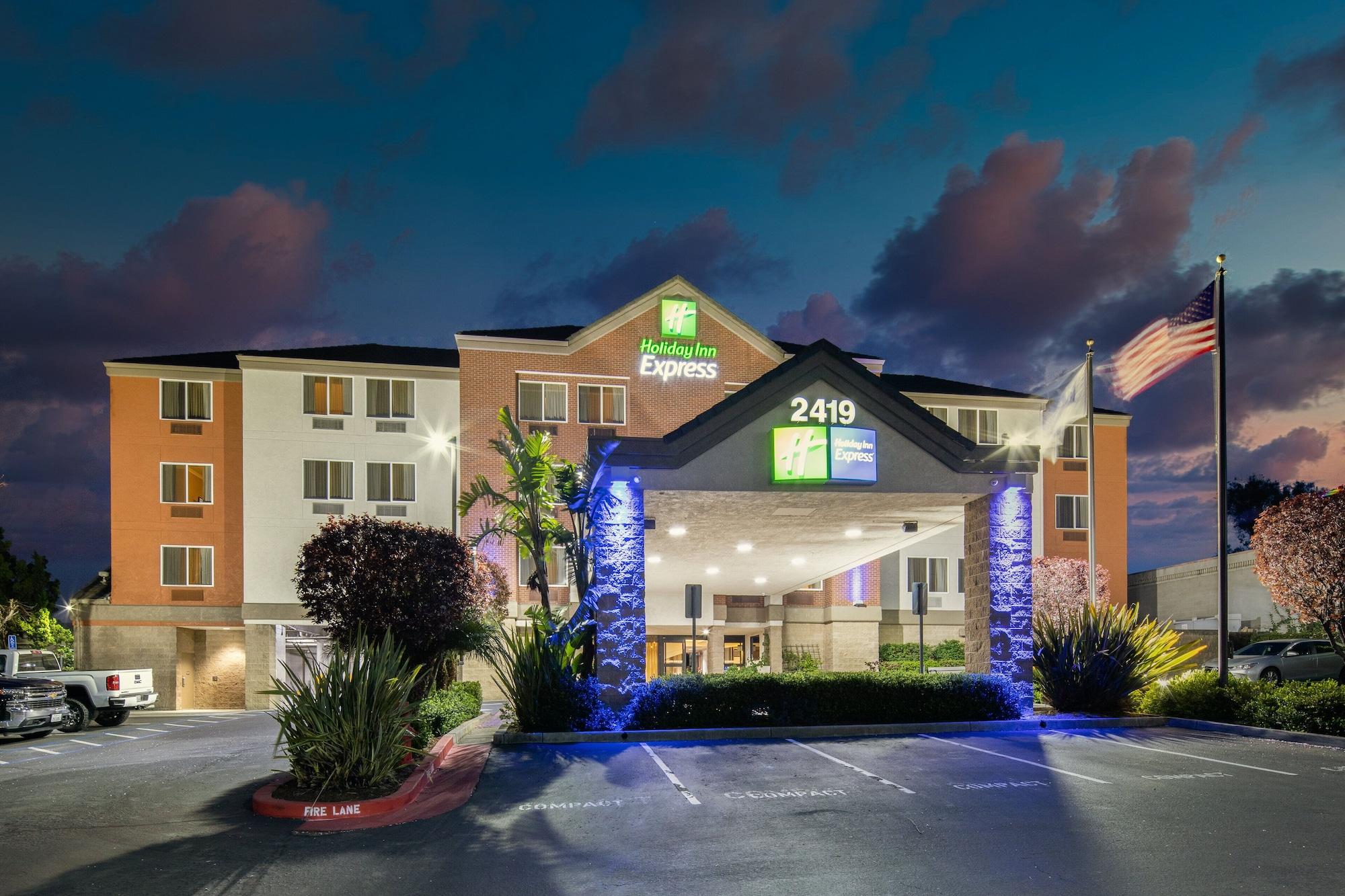 Vista Exterior Holiday Inn Express Castro Valley - I-580 by IHG