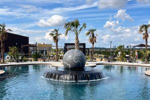 Alquiler Vacacional - King Bed, Pool, Hot Tub & Gym – Minutes from Dining, Shopping & Entertainment!