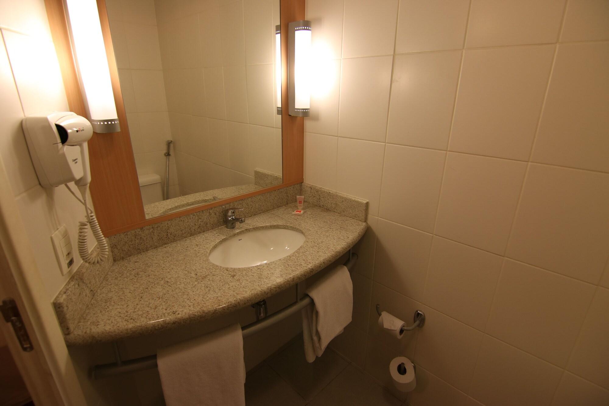 Equipamiento de Habitación Samba Itaboraí