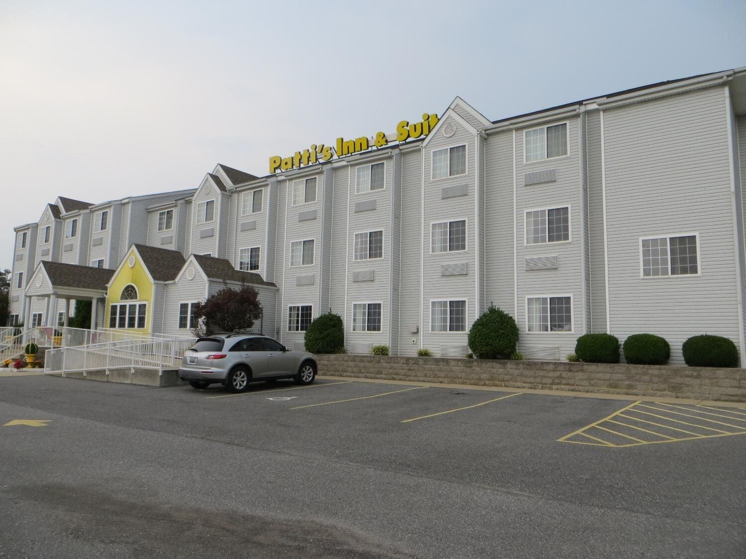 Vista Exterior Patti's Inn & Suites