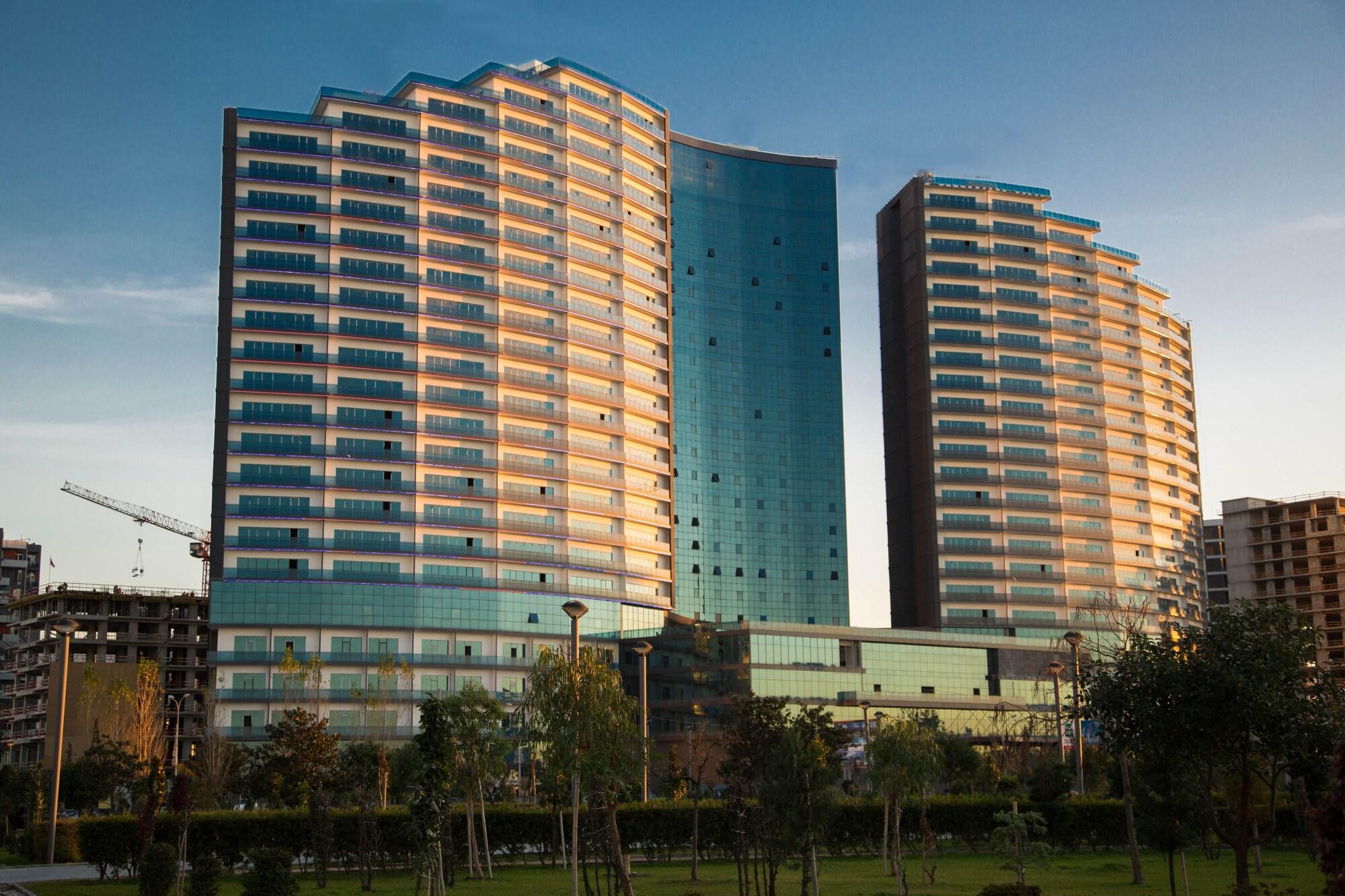 Vista Exterior Grand Bellagio Batumi Convention & Casino Hotel