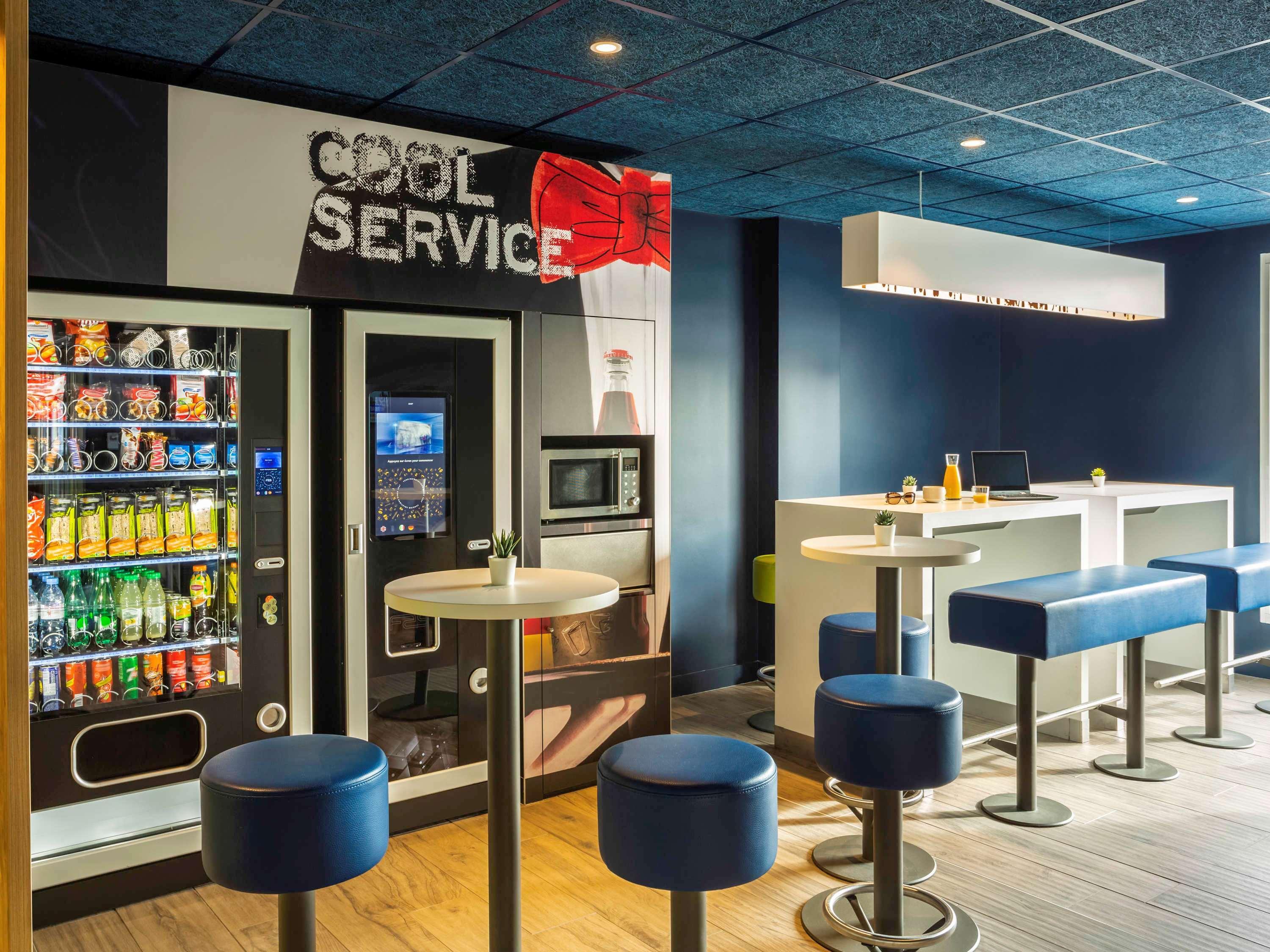 Vista Lobby ibis budget Montpellier Nord