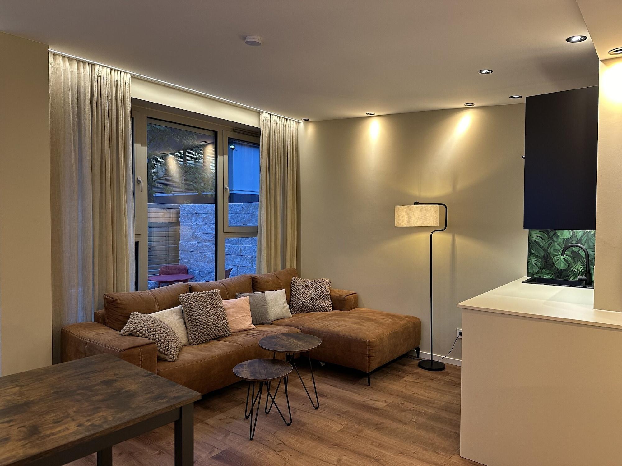 Bar/Salón FIDSCHIS Apartment + Hotel