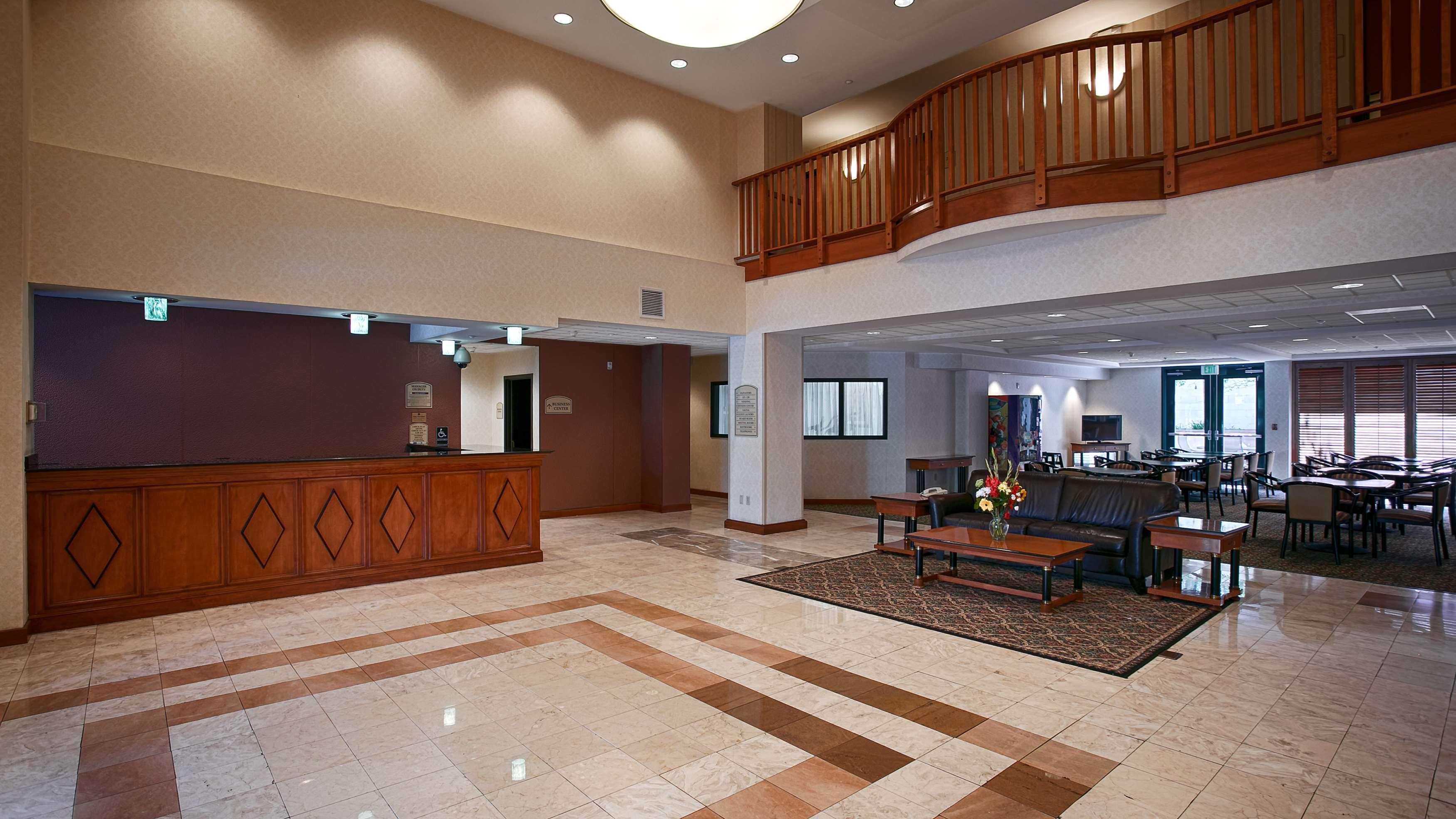 Vista Lobby Best Western Inn & Suites San Mateo - San Francisco Airport