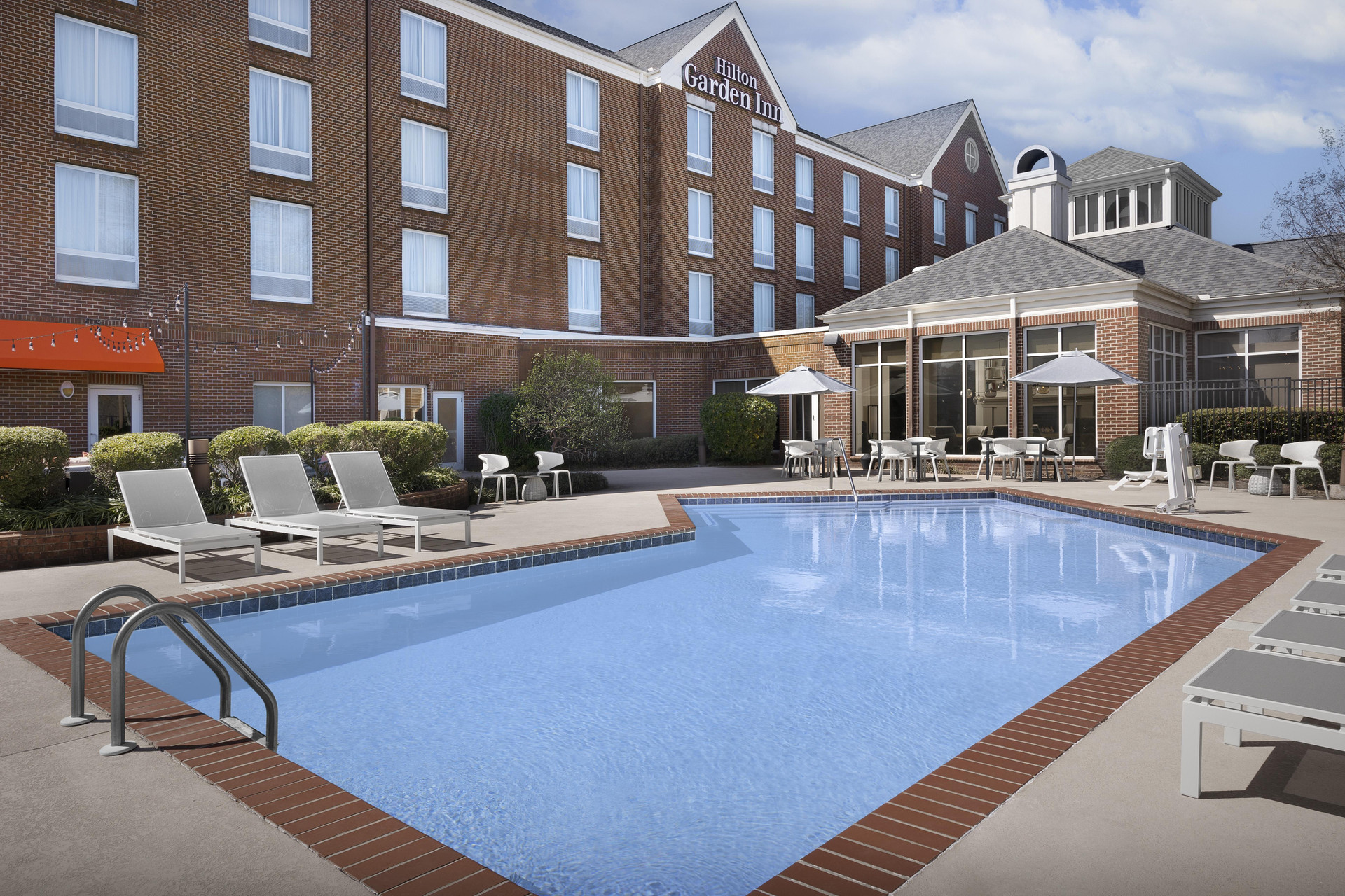 Vista Piscina Hilton Garden Inn Macon / Mercer University