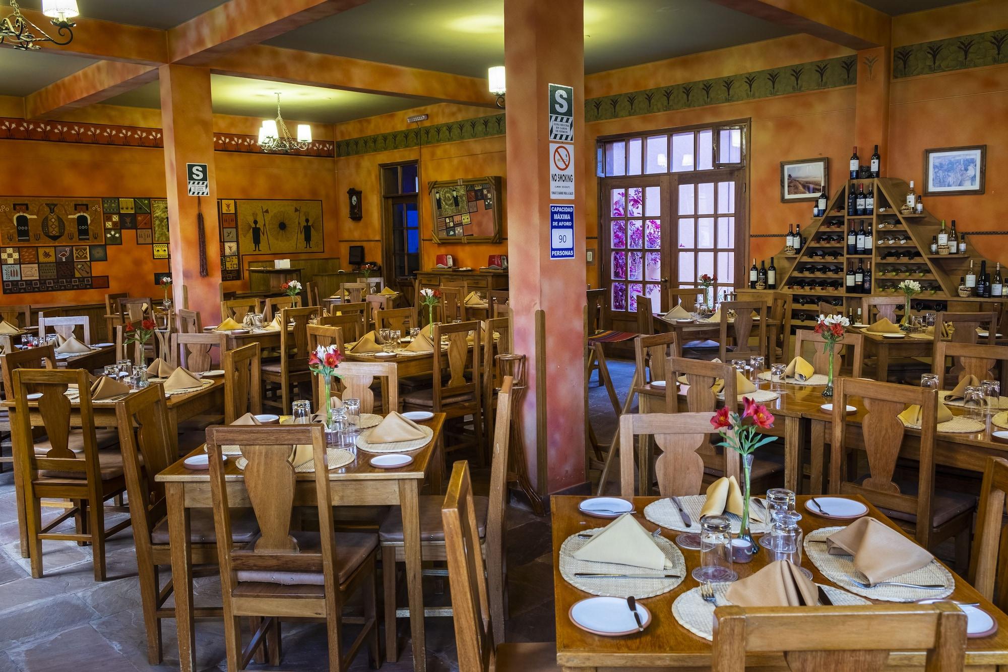 Bar/Salón Hotel Pakaritampu