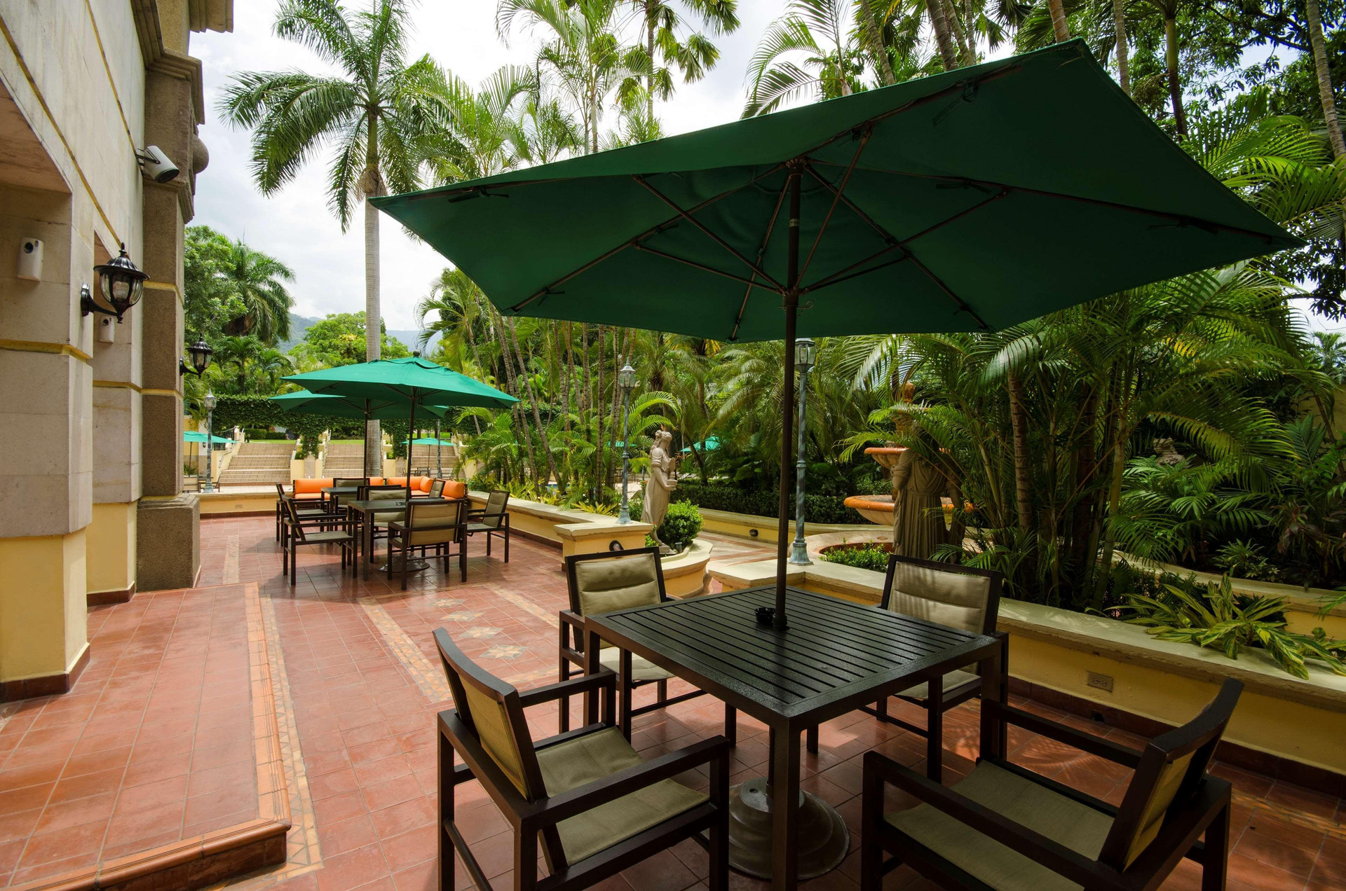 Vista Exterior Hilton Princess San Pedro Sula