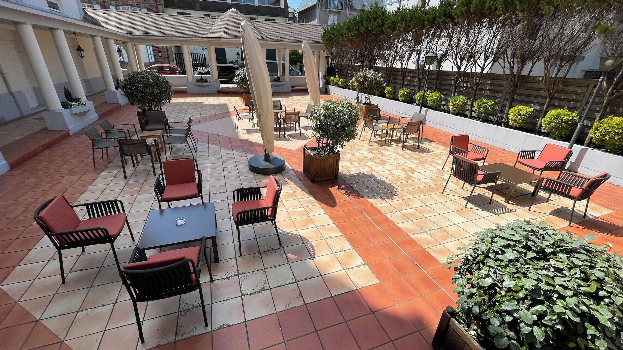 Vista Exterior Hôtel Bristol