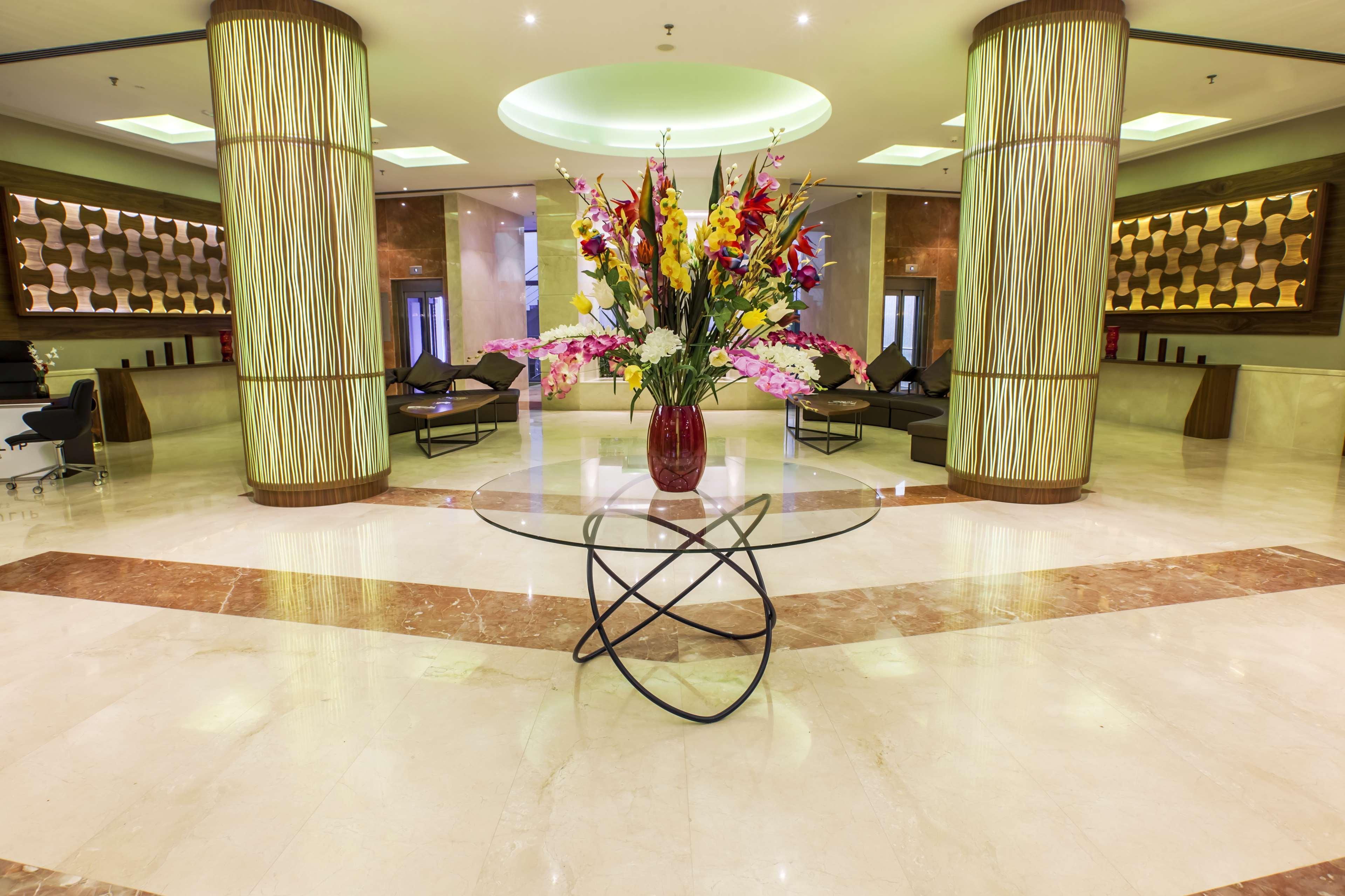 Vista Lobby Royal Tulip Skikda