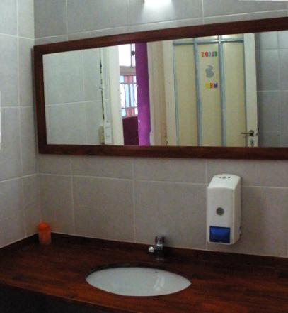 Baño La Comunidad Hostel