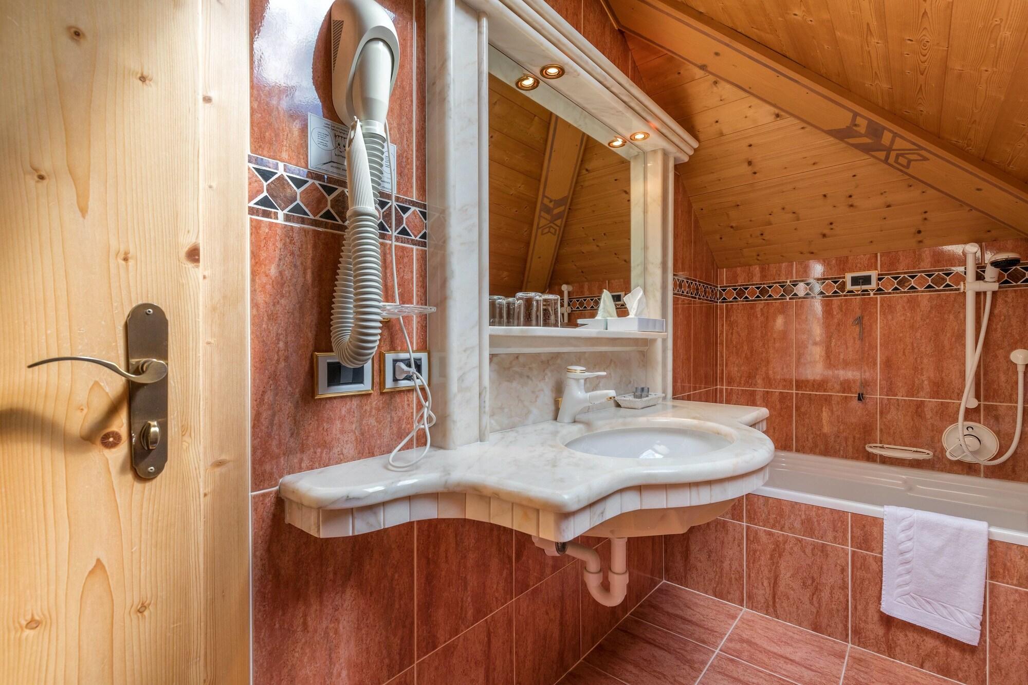 Equipamiento de Habitación Garni Criss