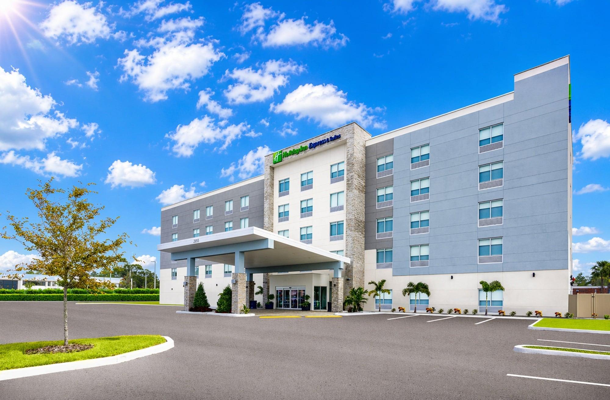 Vista Exterior Holiday Inn Express & Suites Tampa Stadium – Airport Area by IHG