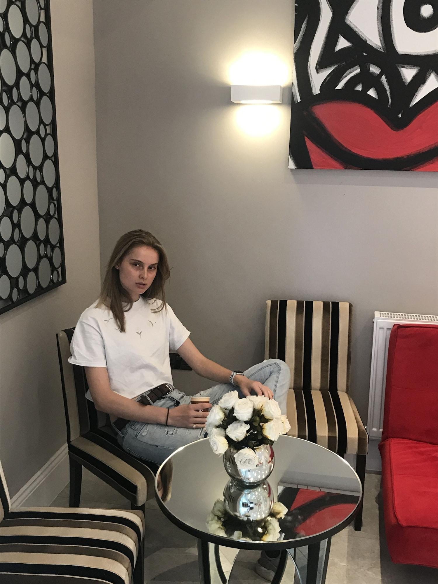 Varios The Mornington Camden Female Only