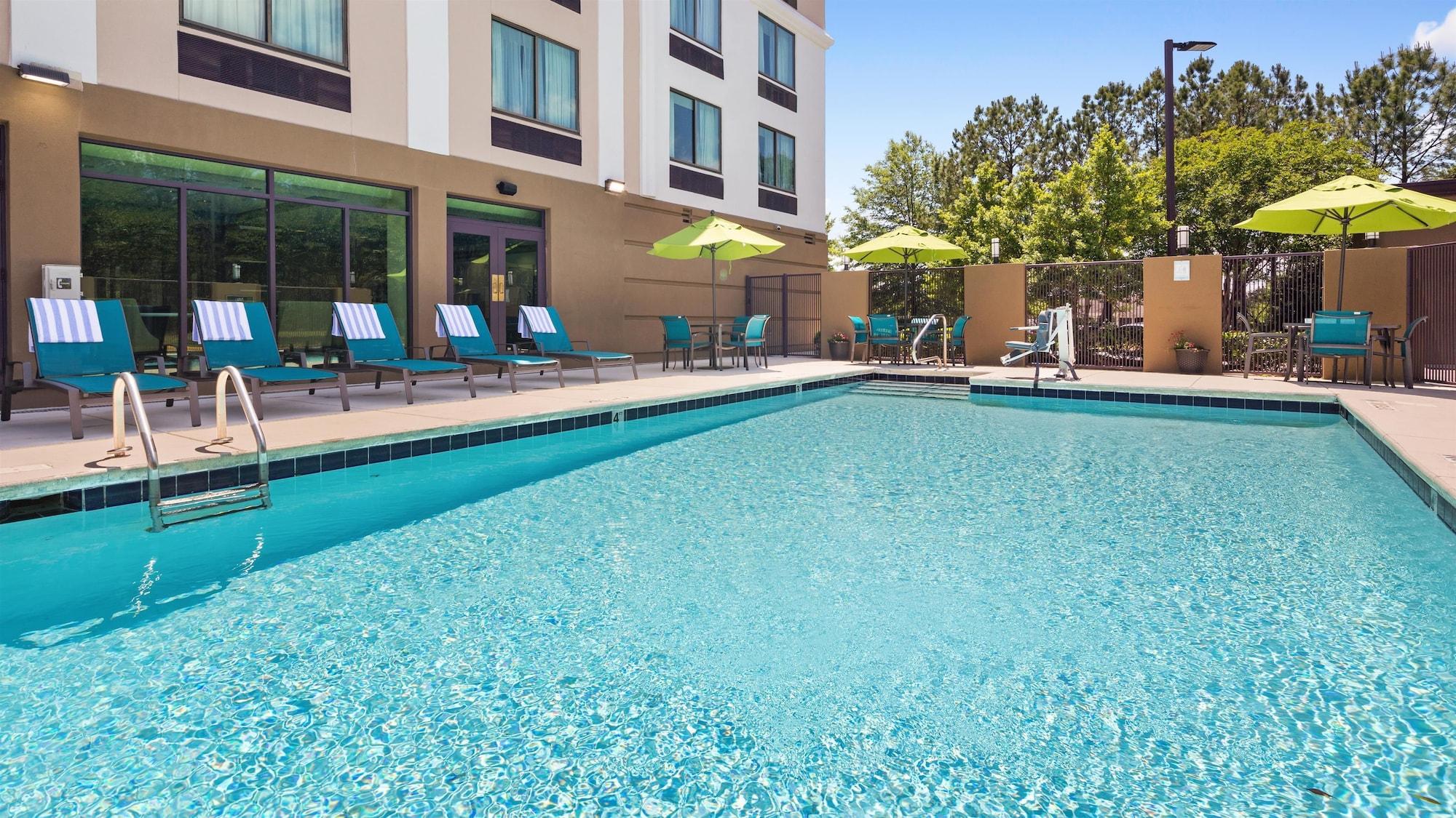 Vista Piscina Best Western Plus Birmingham Inn & Suites