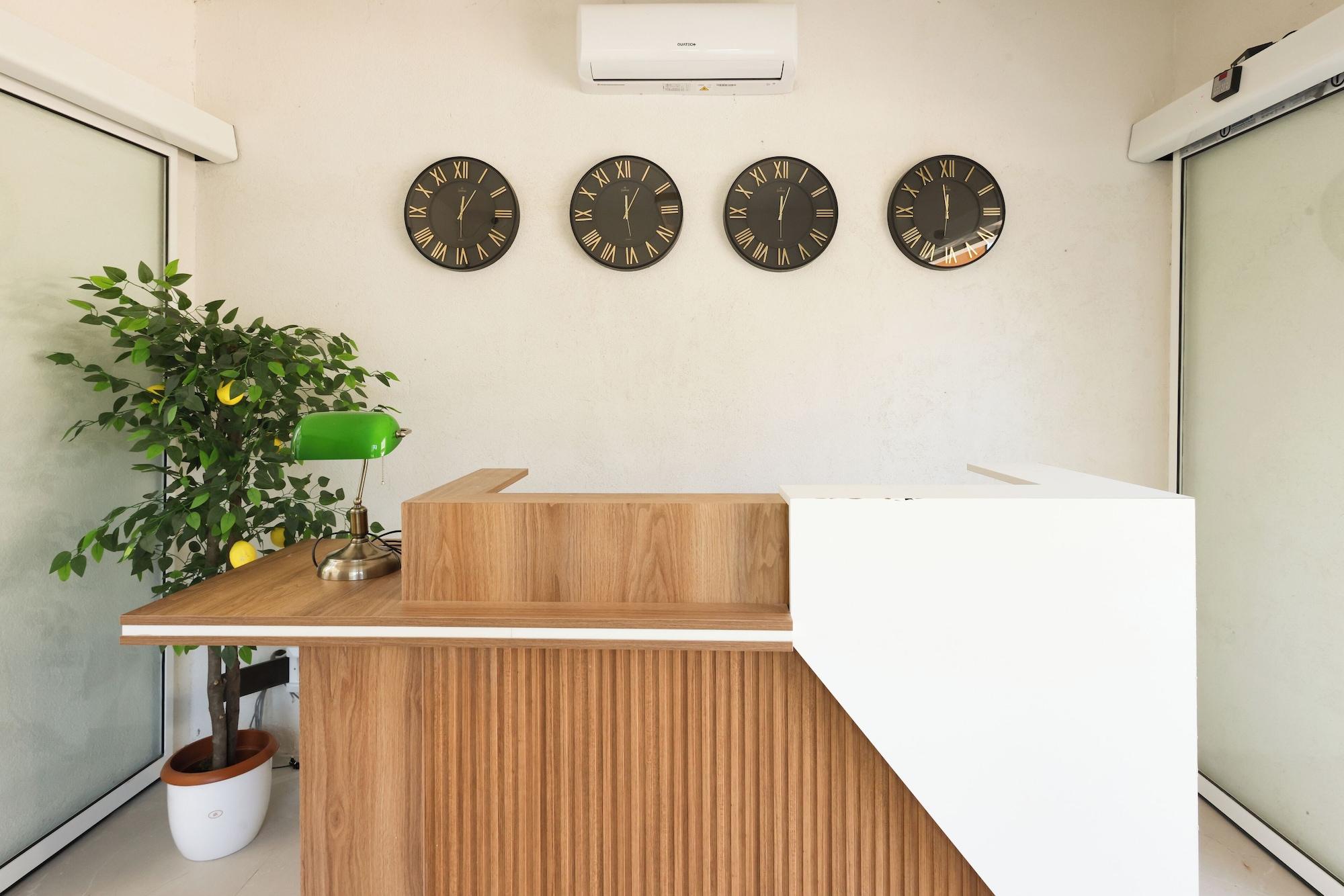 Vista Lobby Sorta Hotel