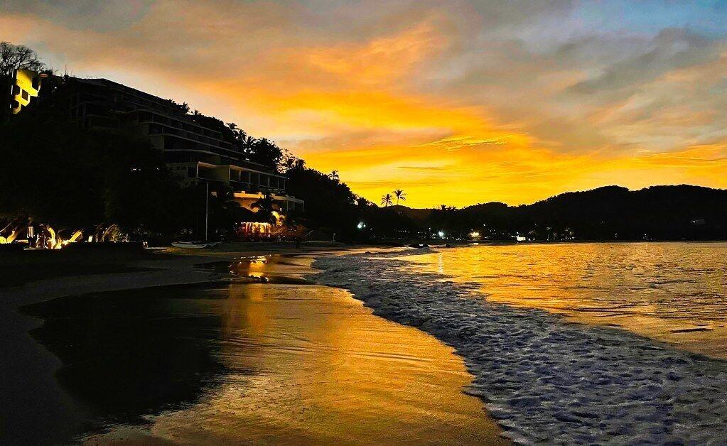 Playa Hotel Zihua Caracol