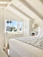 Alquiler Vacacional - New! Prime Laguna Village location, Ocean View, Modern Coastal Cottage Studio