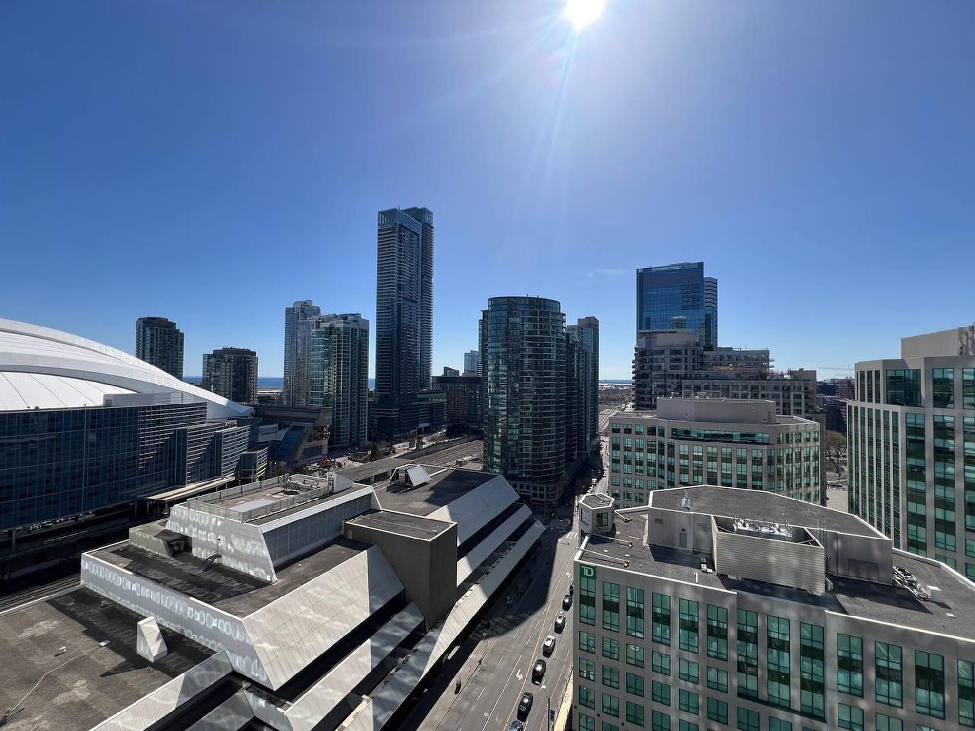 Vista Exterior RivetStays - The Atmos