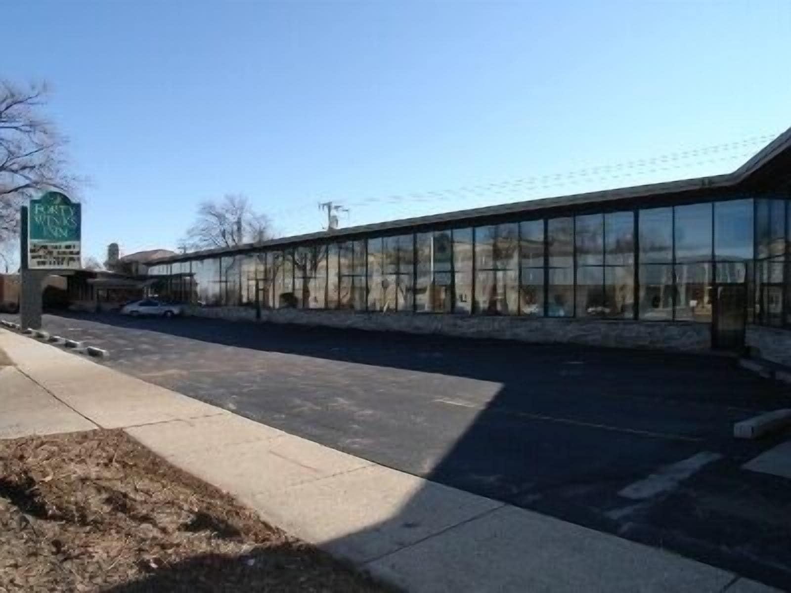 Vista Exterior Forty Winks Inn LLC