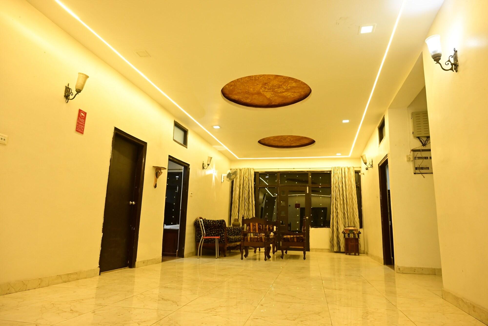 Restaurant Ganga Monastery