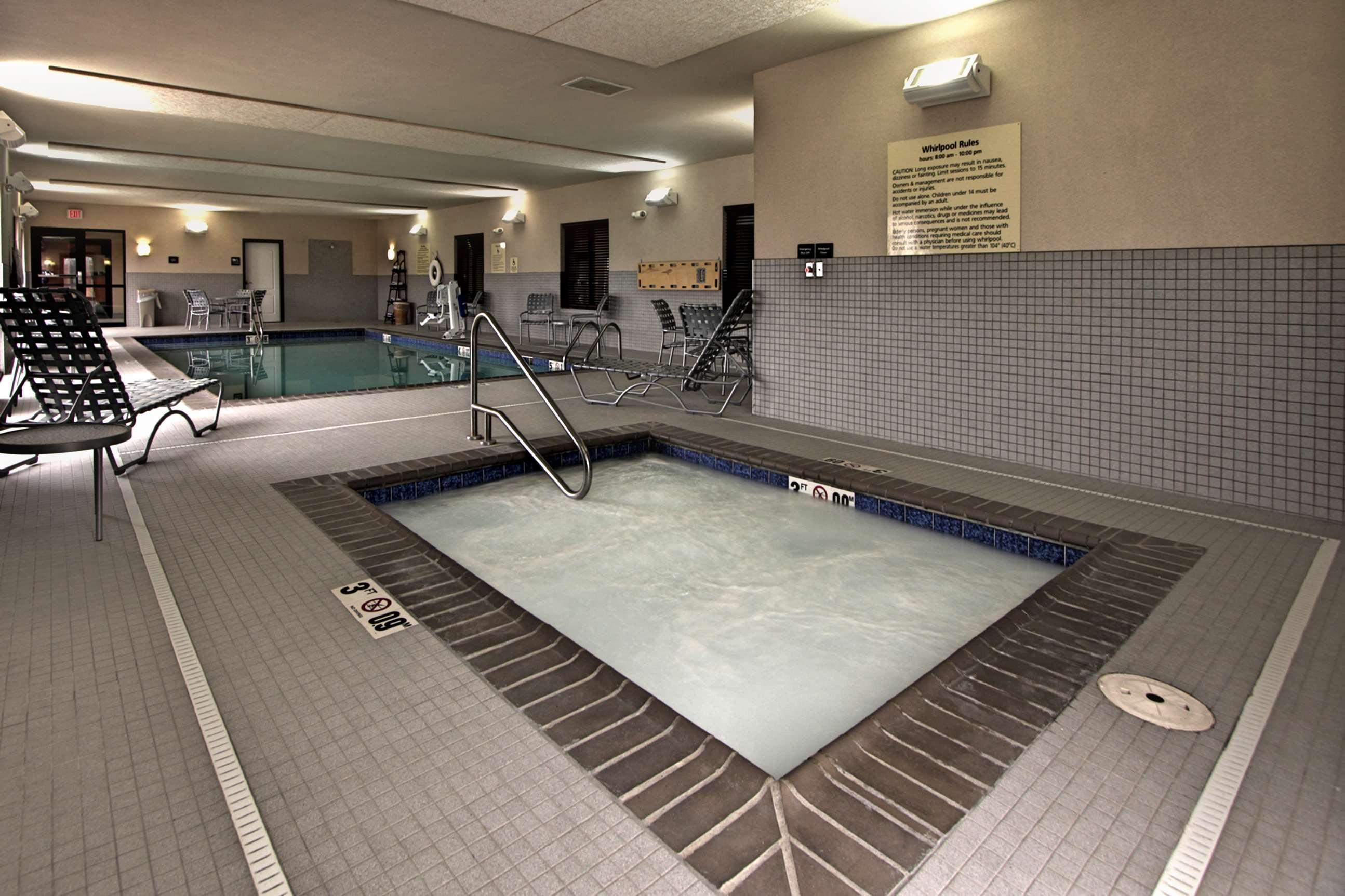Vista Piscina Hampton Inn Defiance