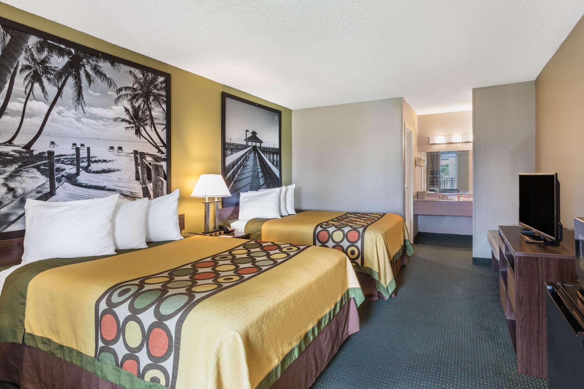 Habitación Super 8 by Wyndham Ocala I-75