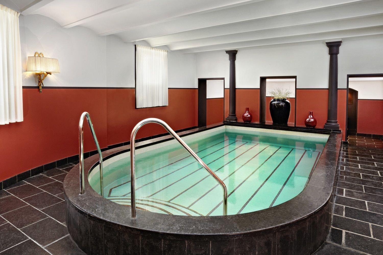 Vista Piscina Hotel Des Indes