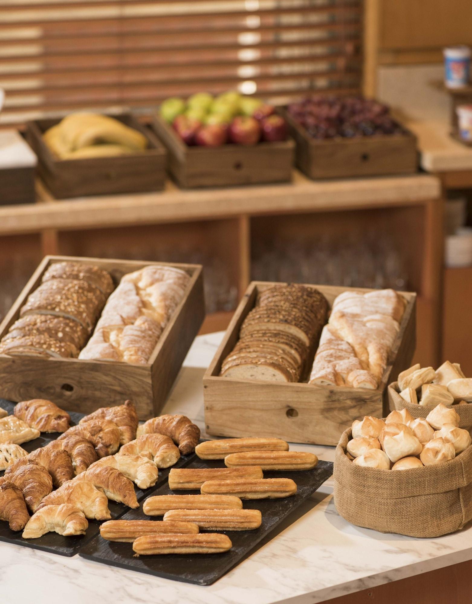 Restaurant Holiday Inn Express Puerto Madero by IHG