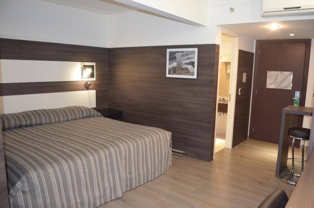 Vista Exterior Prix Hotel