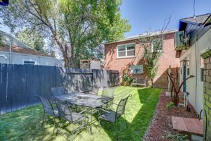 Alquiler Vacacional - Midtown Reno Vacation Rental w/ Fenced-in Yard!