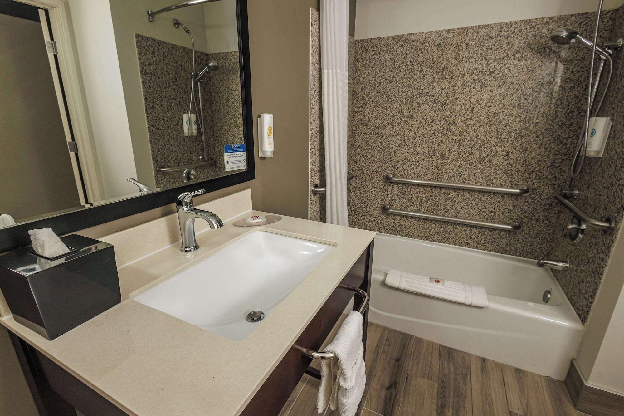 Equipamiento de Habitación Comfort Inn & Suites Near Universal - N. Hollywood - Burbank