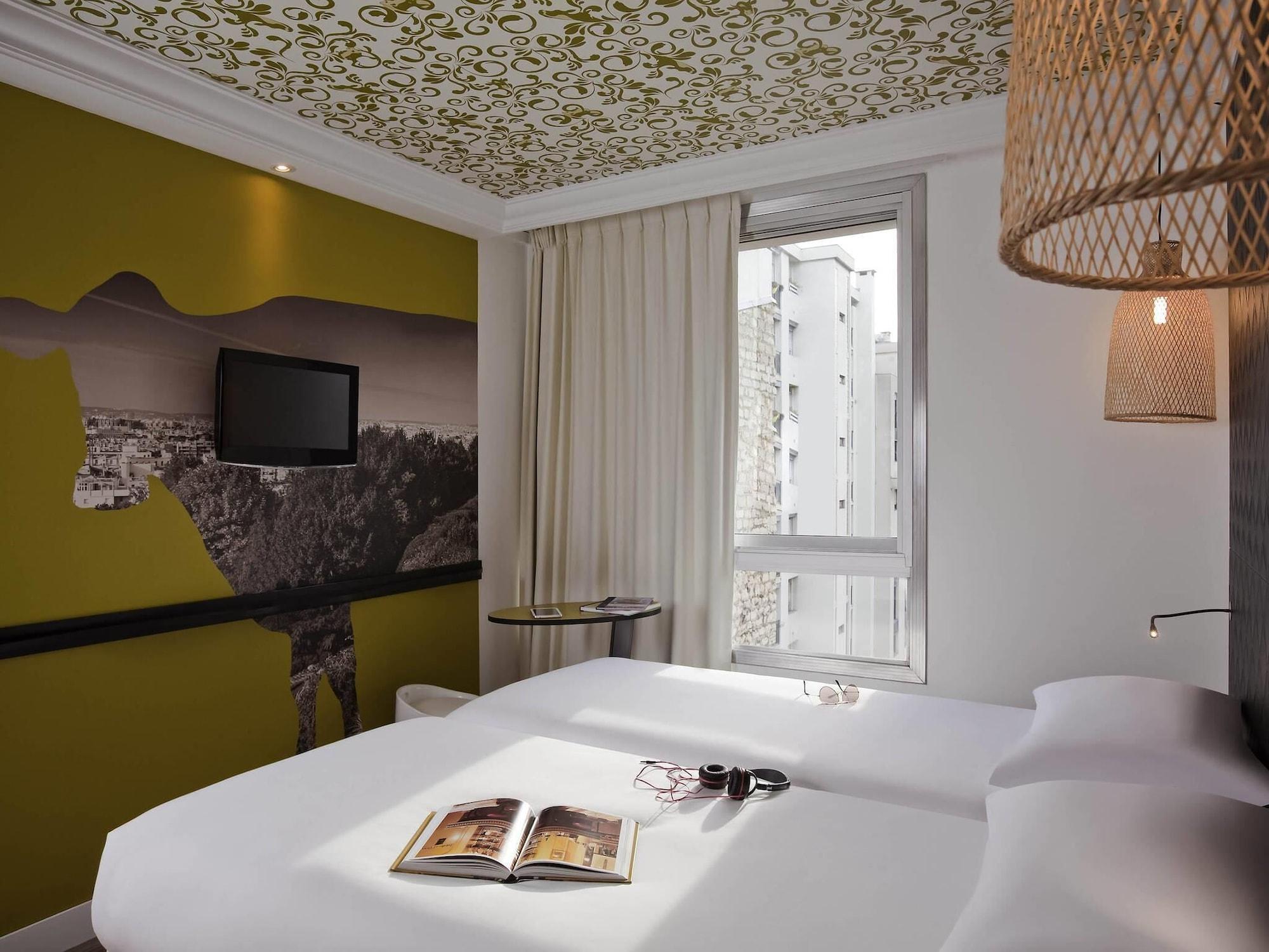 Varios ibis Styles Paris Buttes Chaumont
