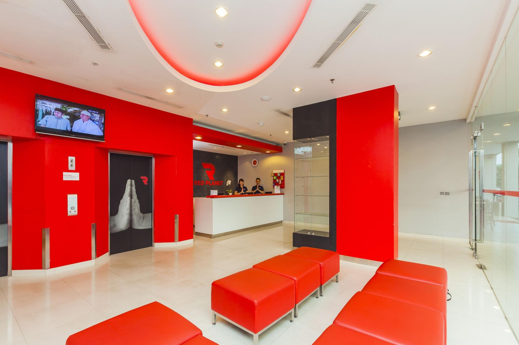 Vista Lobby Red Planet Bekasi