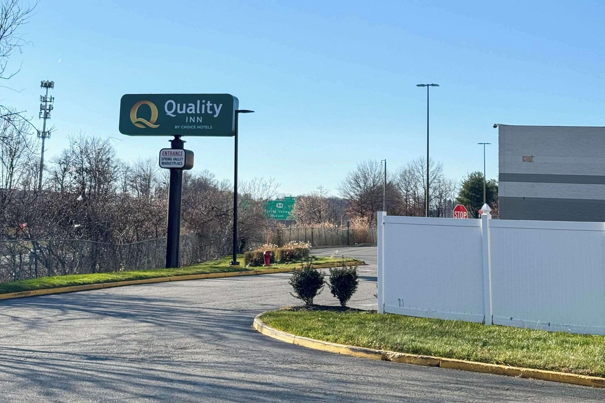 Vista Exterior Quality Inn Spring Valley - Nanuet