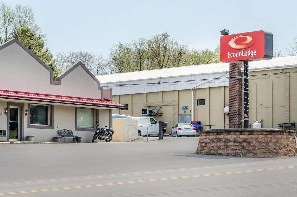 Vista Exterior Econo Lodge Bellefonte I-99
