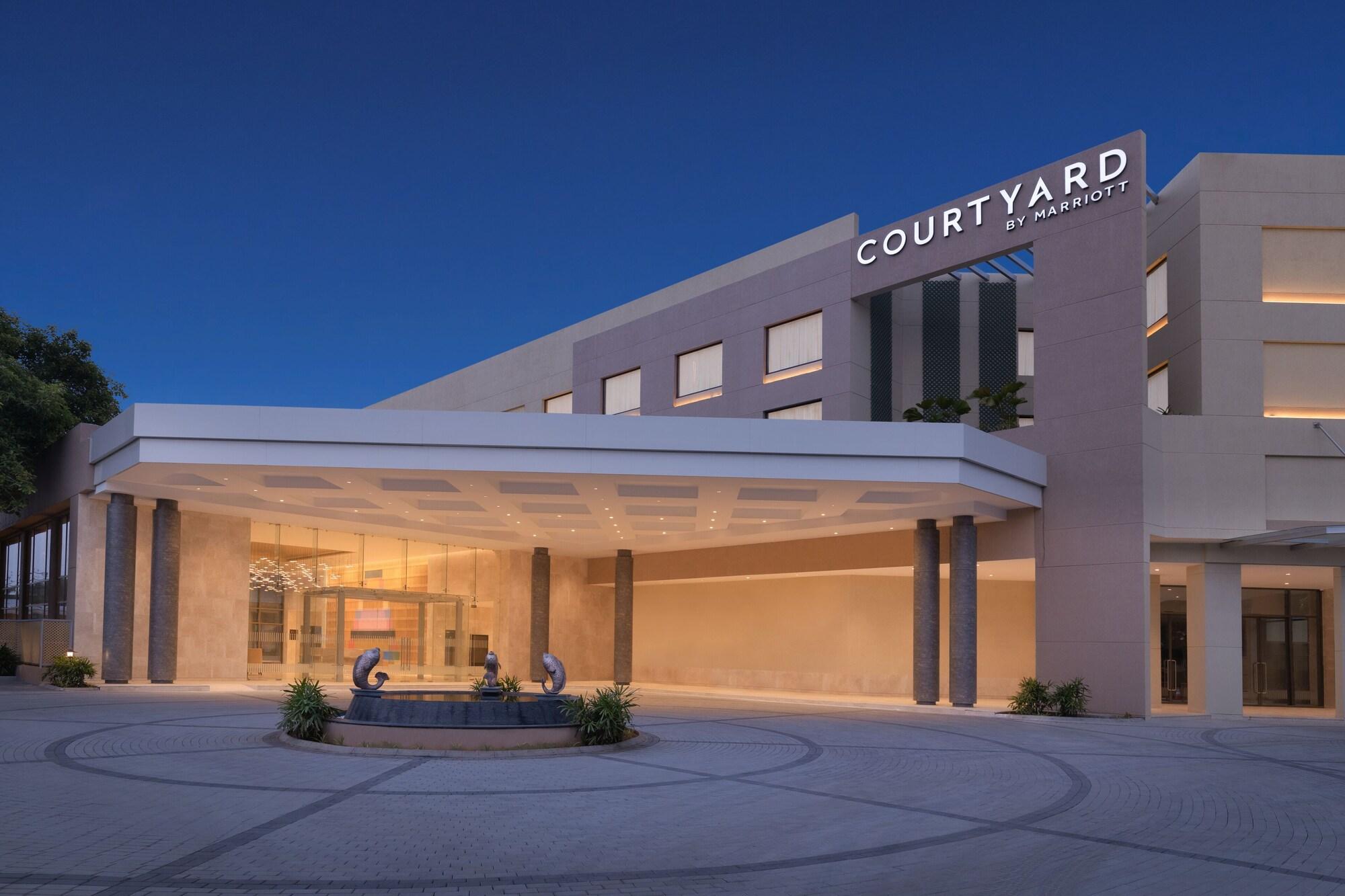Vista Exterior Courtyard by Marriott Tiruchirappalli
