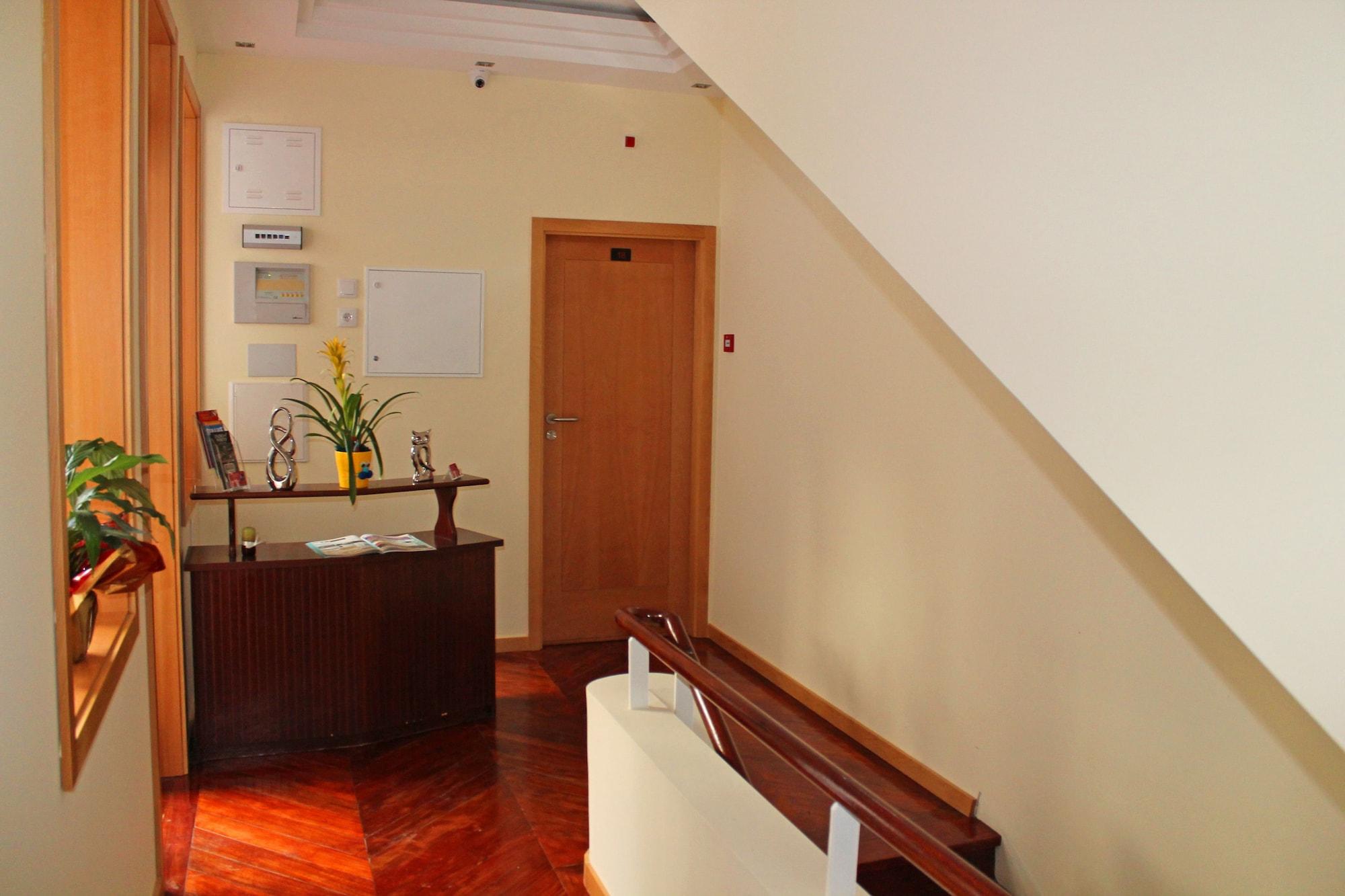 Vista Lobby Monte Carlo Love Porto Guesthouse