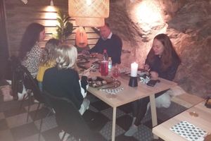 Alquiler Vacacional - Cave Retreat - Sleeps 2 - Pets - Parking - Wifi