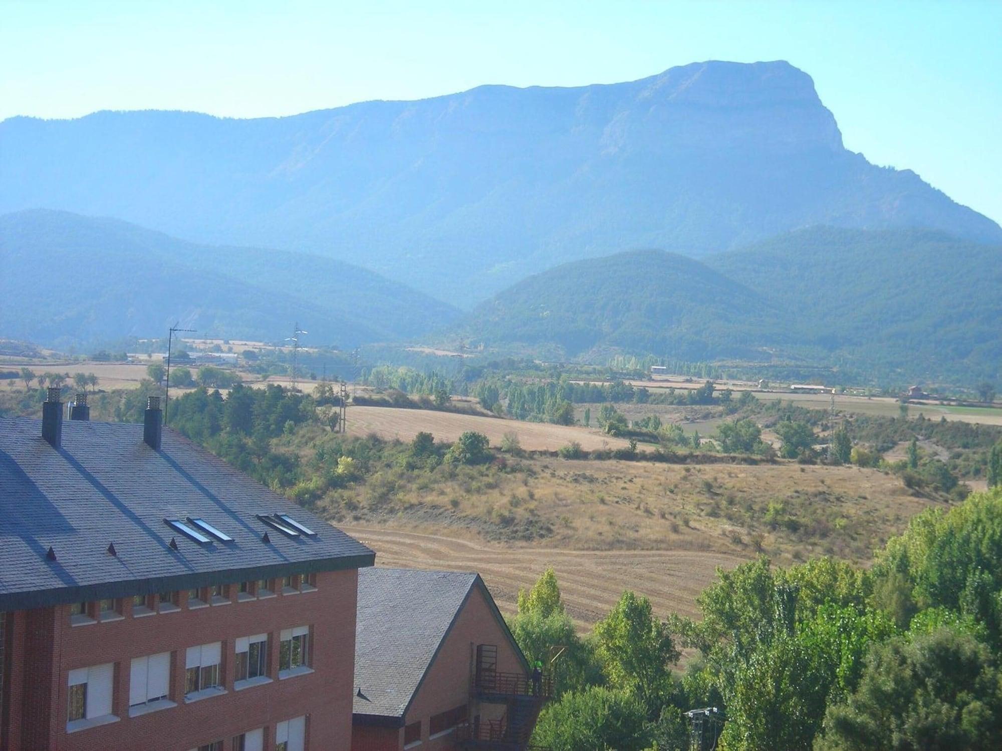 Vista Exterior Albergue Jaca