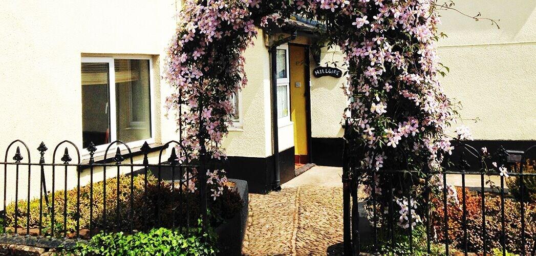 Varios Hillside Bed & Breakfast