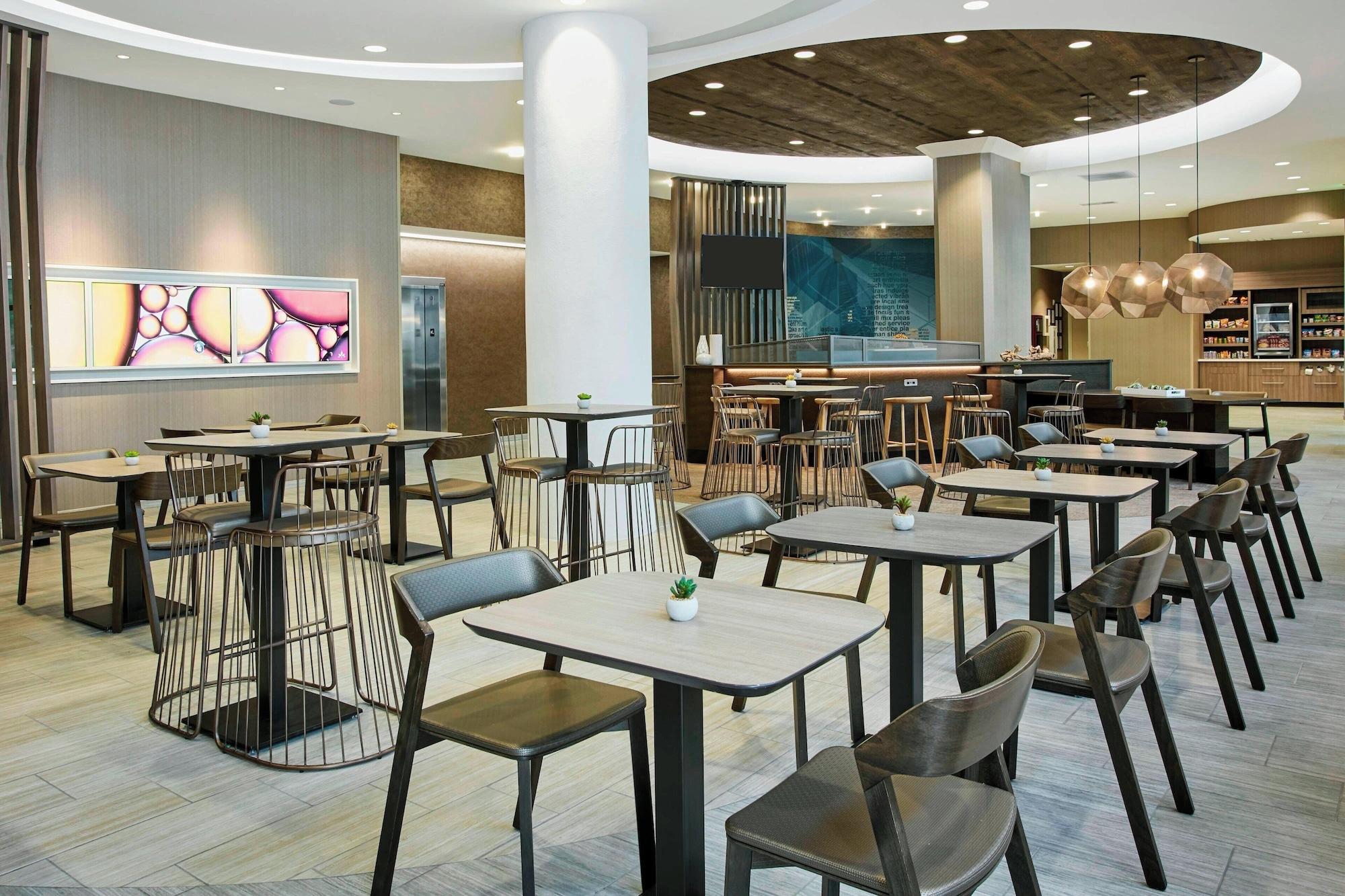 Restaurant SpringHill Suites by Marriott Milwaukee Downtown